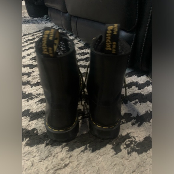 ✨✨Dr Martens Boots ✨✨ - Picture 2 of 5